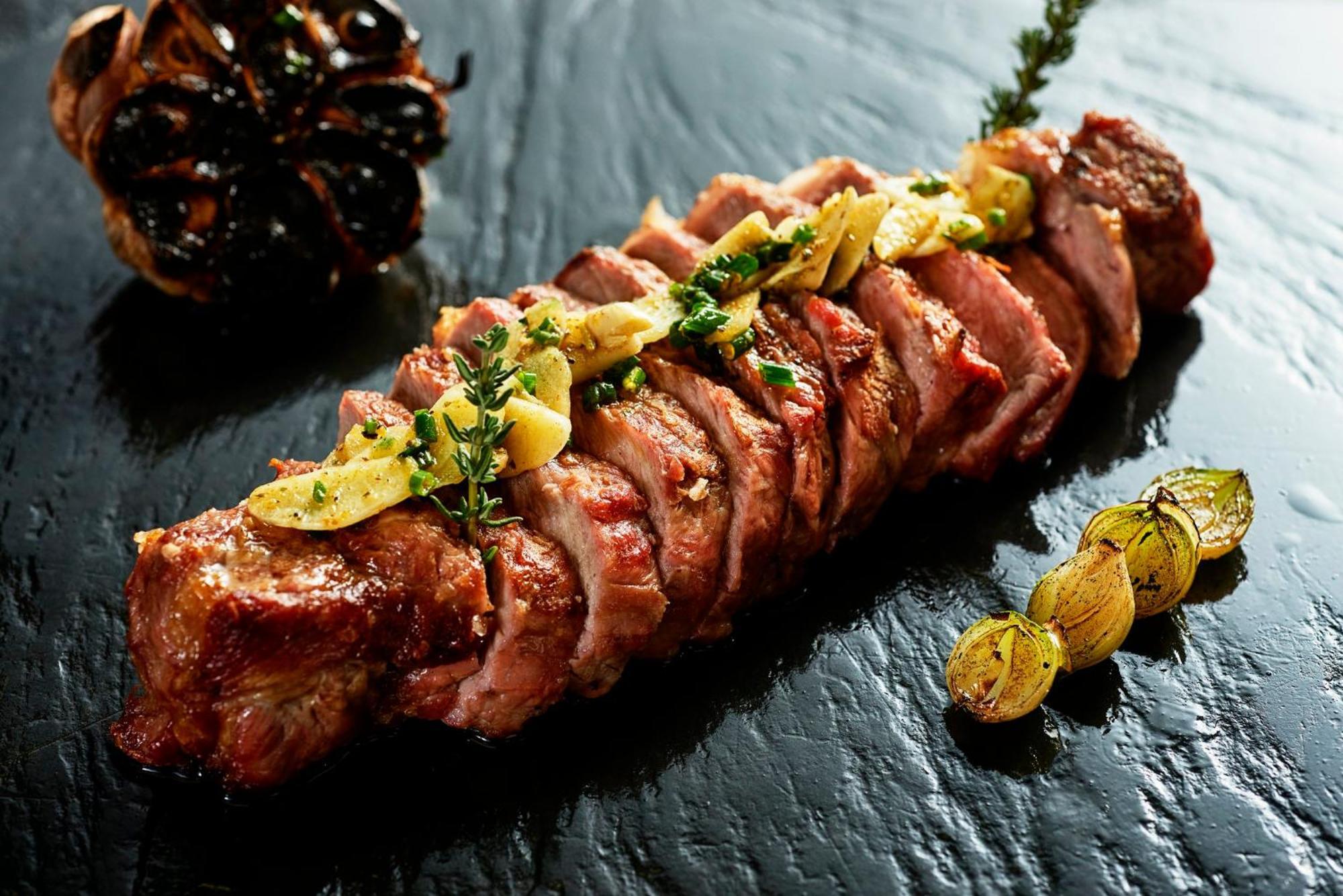 Hotel Crowne Plaza Porto By Ihg Exterior foto A pork tenderloin