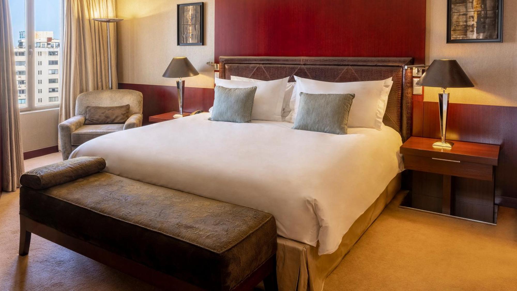 Hotel Crowne Plaza Porto By Ihg Exterior foto A bedroom at the InterContinental