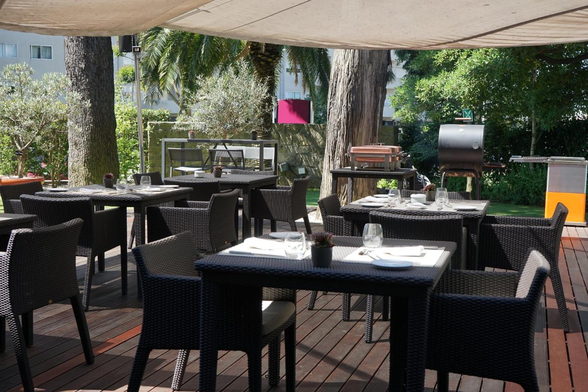 Hotel Crowne Plaza Porto By Ihg Exterior foto Restaurant