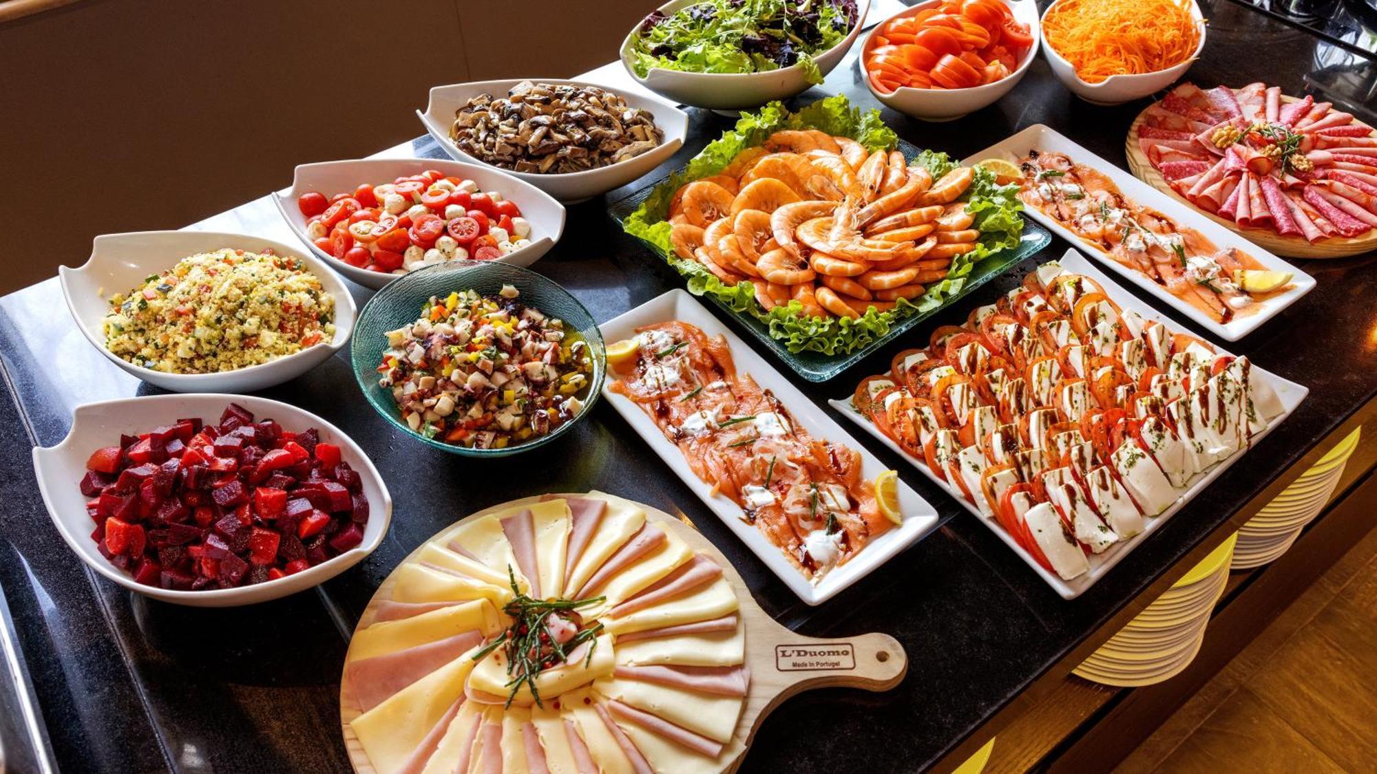 Hotel Crowne Plaza Porto By Ihg Exterior foto A buffet
